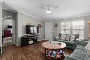 5805 Marshallgate Dr, Winston-Salem, NC 27105 - Photo 7