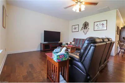 3545 Sainsbury Lane, Greensboro, NC 27409 - Photo 17