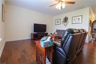 3545 Sainsbury Ln, Greensboro, NC 27409 - Photo 17