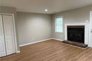 704 Meadowgreen Village Dr, Eden, NC 27288 - Photo 5