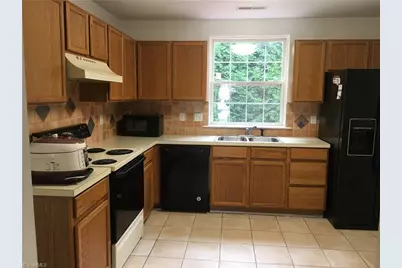 3703 Queenswood Lane, Jamestown, NC 27282 - Photo 5