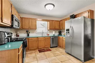 3930 Ebert Village Ct, Winston-Salem, NC 27127 - Photo 9