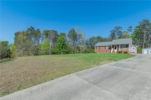 148 Odle Ln, Eden, NC 27288 - Photo 5