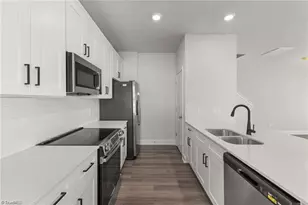 1096 University Dr, Burlington, NC 27215 - Photo 3