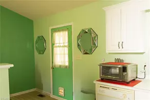 627 Fernway Dr, Burlington, NC 27217 - Photo 7