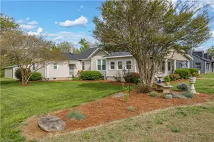 271 N Main St, Denton, NC 27239 - Photo 1