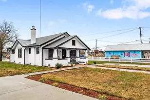 404 Lexington Ave, Thomasville, NC 27360 - Photo 1