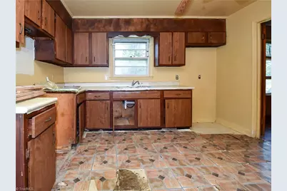 3661 Barkwood Drive, Winston-Salem, NC 27105 - Photo 9