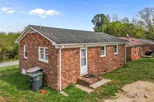 1006 Beaumont Ave, Greensboro, NC 27401 - Photo 23