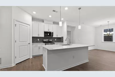 206 Mary Montrose Boulevard, Jamestown, NC 27282 - Photo 9