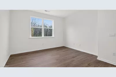 206 Mary Montrose Boulevard, Jamestown, NC 27282 - Photo 17