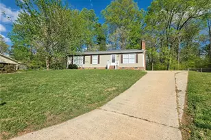 3 Woodlake Ct, Greensboro, NC 27406 - Photo 3