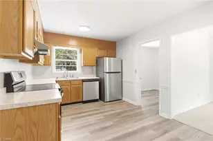 5401 Mcnairy Dr, Greensboro, NC 27455 - Photo 11