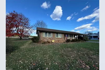 215 Freeman Street, Dobson, NC 27017 - Photo 3