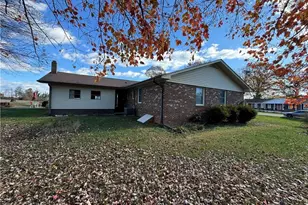 215 Freeman St, Dobson, NC 27017 - Photo 9