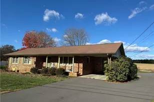 215 Freeman St, Dobson, NC 27017 - Photo 5