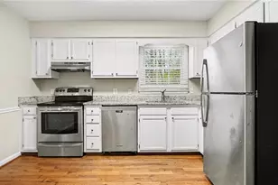 7132 Avenbury Cir, Kernersville, NC 27284 - Photo 9