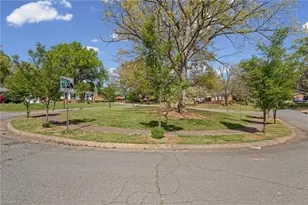 3950 Burnham Cir, Winston-Salem, NC 27105 - Photo 37