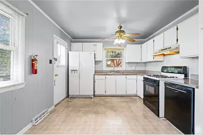 3950 Burnham Circle, Winston-Salem, NC 27105 - Photo 9