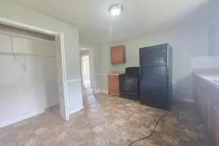 1908 Whitsett St, Burlington, NC 27215 - Photo 17