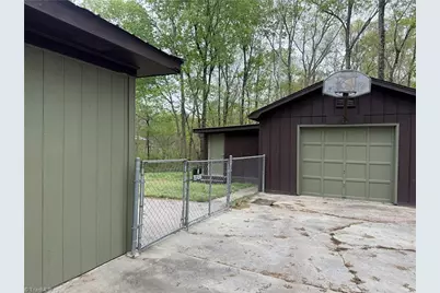 3622 Lower Lake Road, Thomasville, NC 27360 - Photo 5