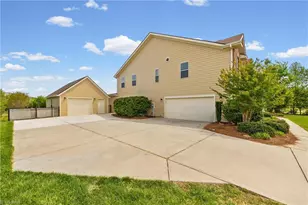 213 Candella Dr, Matthews, NC 28104 - Photo 45