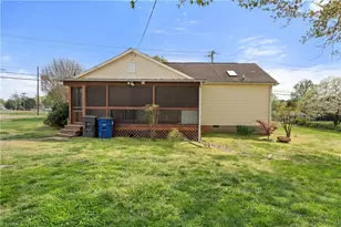 905 W Clemmonsville Rd, Winston-Salem, NC 27127 - Photo 21