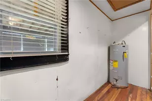 905 W Clemmonsville Rd, Winston-Salem, NC 27127 - Photo 17