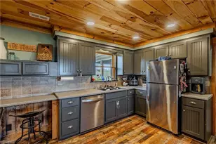 1061 Garvey Rd, Piney Creek, NC 28663 - Photo 9