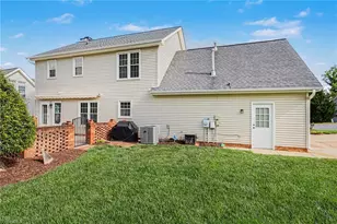 5601 Wellsley Dr W, Greensboro, NC 27407 - Photo 19