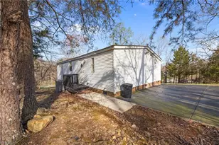 1609 Kennedy Rd, Thomasville, NC 27360 - Photo 3