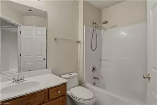 4623 Village Square Ct, Greensboro, NC 27409 - Photo 25