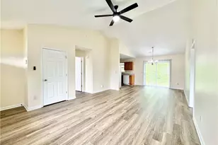 21 Franklinwood Dr, Greensboro, NC 27401 - Photo 5