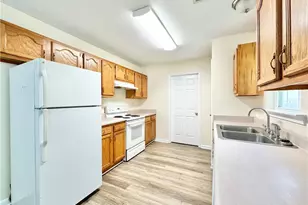 21 Franklinwood Dr, Greensboro, NC 27401 - Photo 7