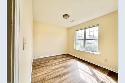 21 Franklinwood Drive, Greensboro, NC 27401 - Photo 11