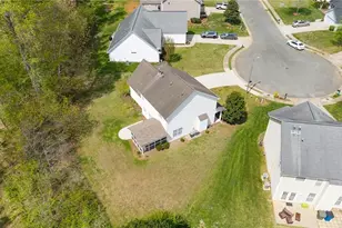 816 Hawthorn Ridge Dr, Whitsett, NC 27377 - Photo 47