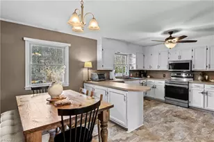 239 Harris Ave, Elkin, NC 28621 - Photo 9