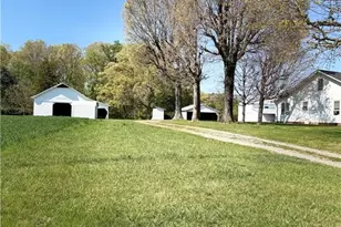 2109 Union Grove Church Rd, Yadkinville, NC 27055 - Photo 5