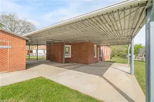 511 James St, Burlington, NC 27127 - Photo 7