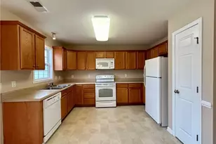 3703 Spanish Peak Dr, High Point, NC 27265 - Photo 3