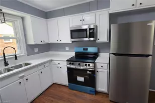 402 Doggett Dr, Graham, NC 27253 - Photo 9