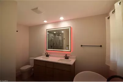 310 Lake Shore Avenue, Lexington, NC 27292 - Photo 17