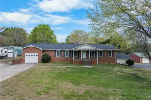 2906 Leonard Rd, Lexington, NC 27295 - Photo 1