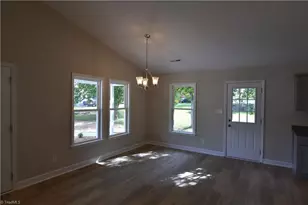 304 E 8th Street 8th St, Lexington, NC 27295 - Photo 7