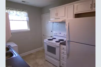 2527 Miller Park Circle #C, Winston-Salem, NC 27103 - Photo 3