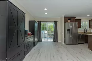 396 Regina Dr, Thomasville, NC 27360 - Photo 7