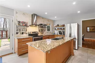 1600 Allen Jarrett Dr, Mebane, NC 27302 - Photo 13