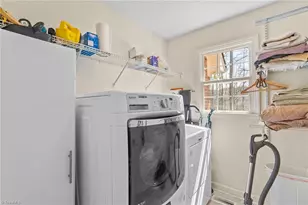 1600 Allen Jarrett Dr, Mebane, NC 27302 - Photo 17