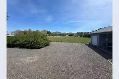 3145 Volunteer Road, Pinnacle, NC 27043 - Photo 11