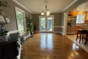 802 Gretchen Ln, Greensboro, NC 27410 - Photo 5